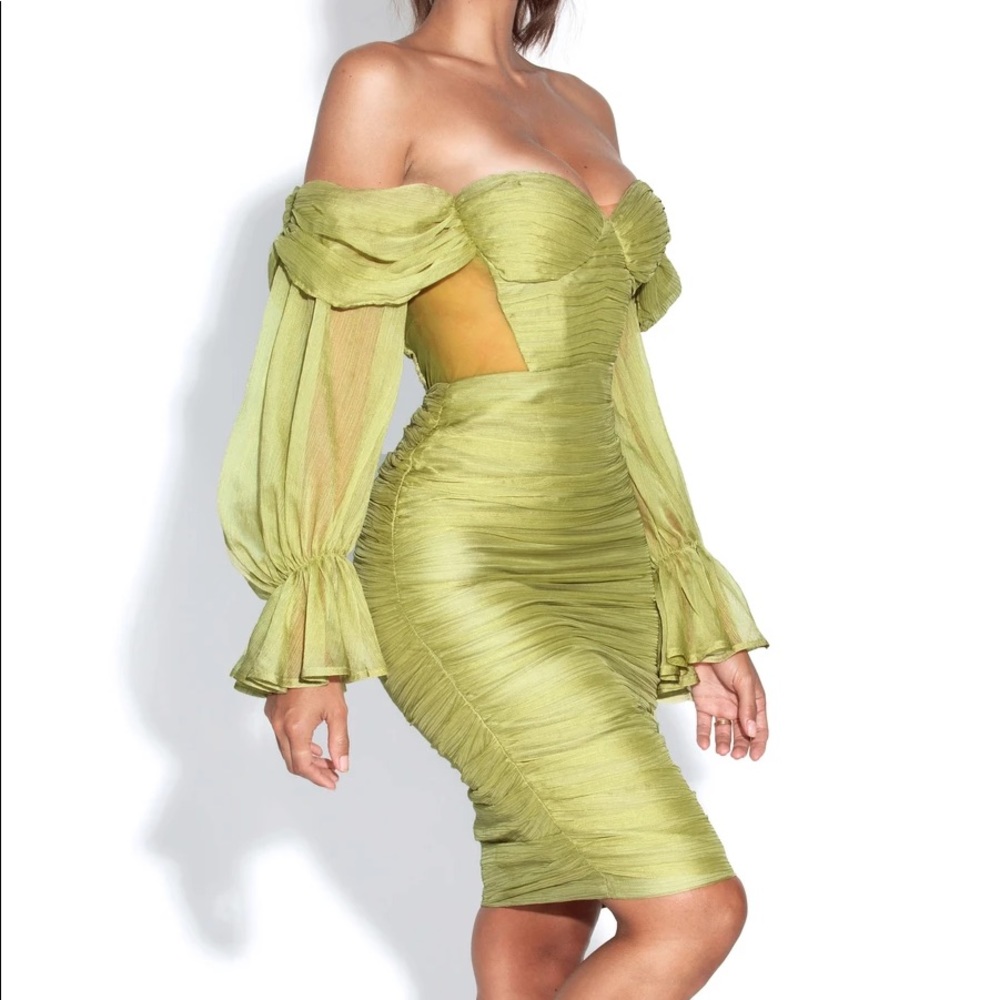 Chiffon, off-the-shoulder dress - Picture 3 of 9